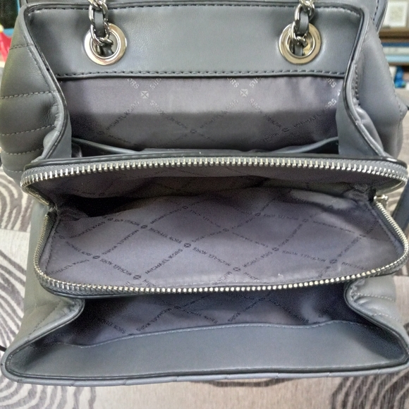 MICHAEL KORS Rose Medium Backpack - Picture 8 of 12